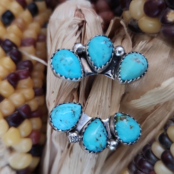NWOT Native American Navajo Handmade Turquoise & Sterling Cluster Earrings 🩵🩶 - Picture 9 of 9